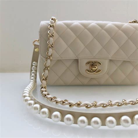 chanel purse with pearls|chanel bag with pearls strap.